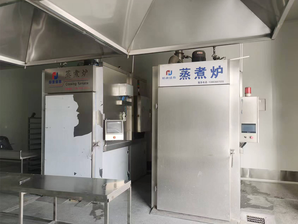 What safety issues should be paid attention to during the use of smoking ovens